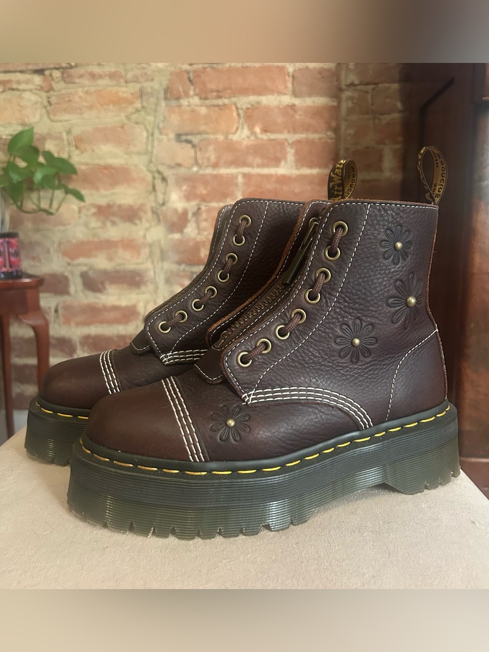 SOLD NWOT Dr. Martens Women's Sinclair Flower Platform Combat Boots